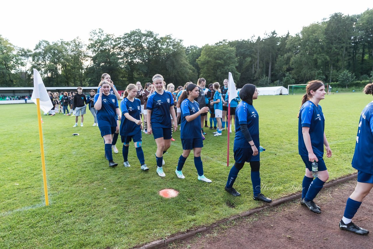 Bild 61 - Loewinnen Cup